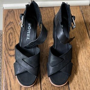 Black sorel sandals like new